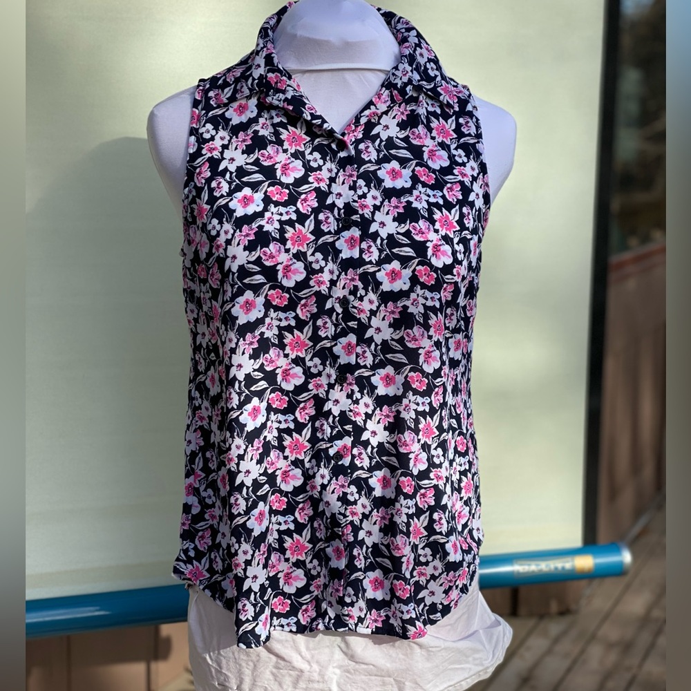 Banana Republic, size medium petite, sleeveless, collared top Black, pink, white